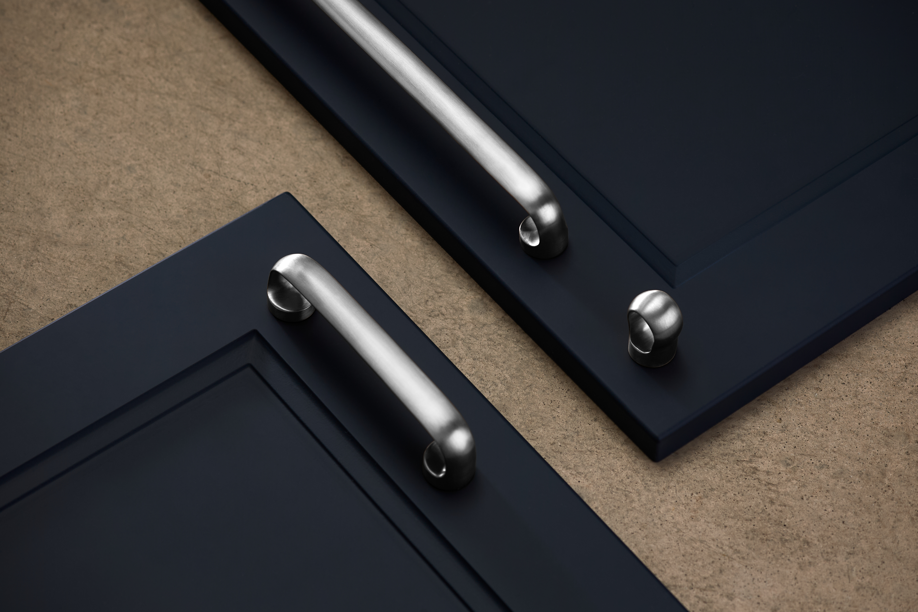 Sebastian Bergne handle.